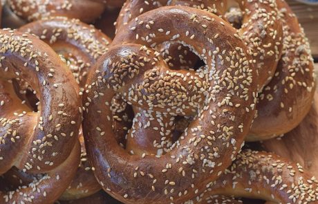 בייגלה רומני או פרעצלס (קריספיים מבחוץ ורכים מבפנים)