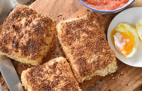 בורקס דפי אורז על מחבת במלית גבינה