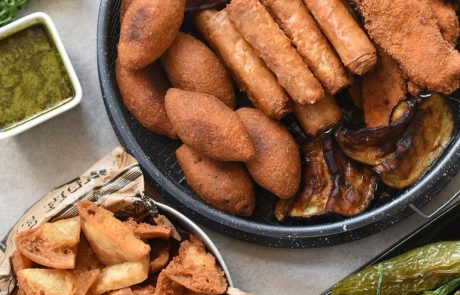 מתכונים של מטוגנים לנשנוש ולאירוח מושלם