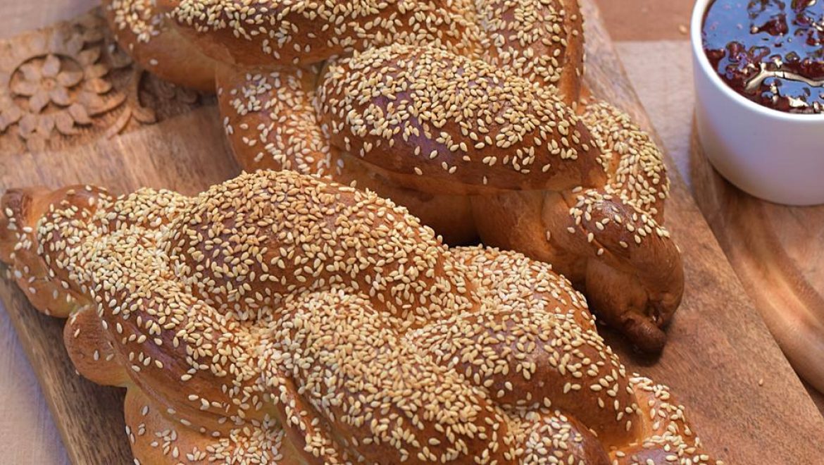 חלה לשבת עם בצק מקדים טבעונית